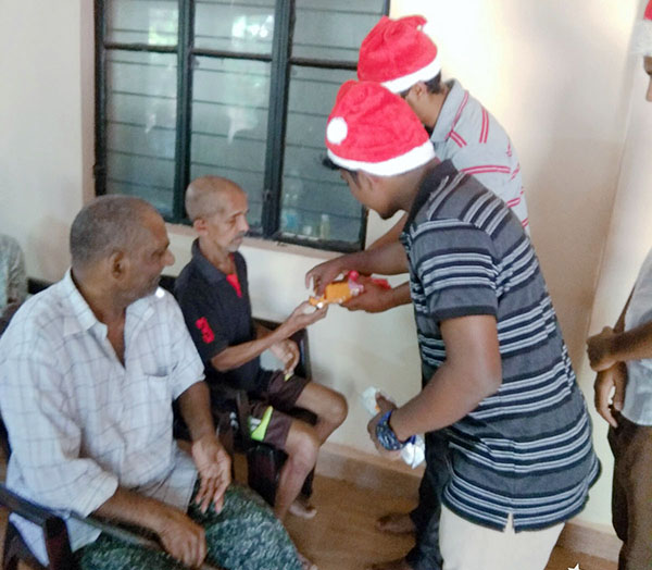 ಎನ್‌ಎಸ್‌ಯುಐನಿಂದ ವೃದ್ಧಾಶ್ರಮದಲ್ಲಿ ಕ್ರಿಸ್ಮಸ್ ಆಚರಣೆ